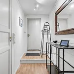 Northern Lights I I Stylish Flat דירה *